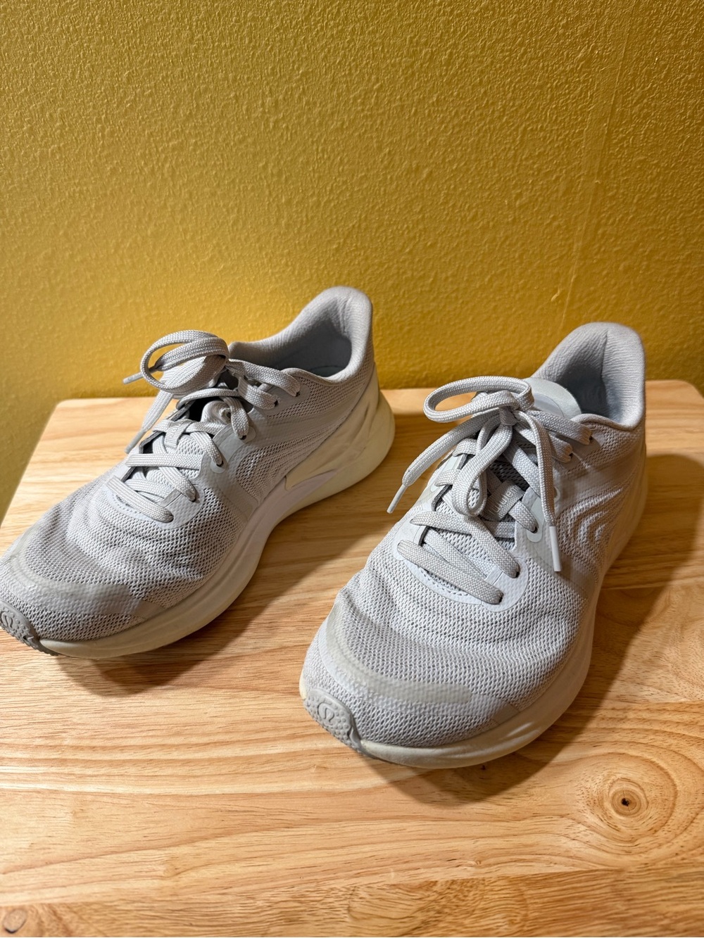 lululemon Blissfeel 2 Womenās Running Shoes ā Size 8